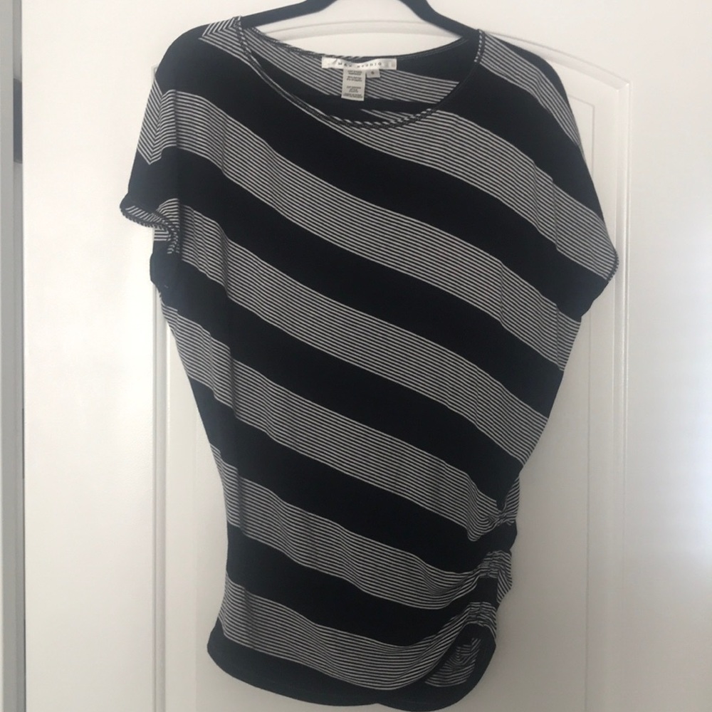 Max Studio black and White shirt
